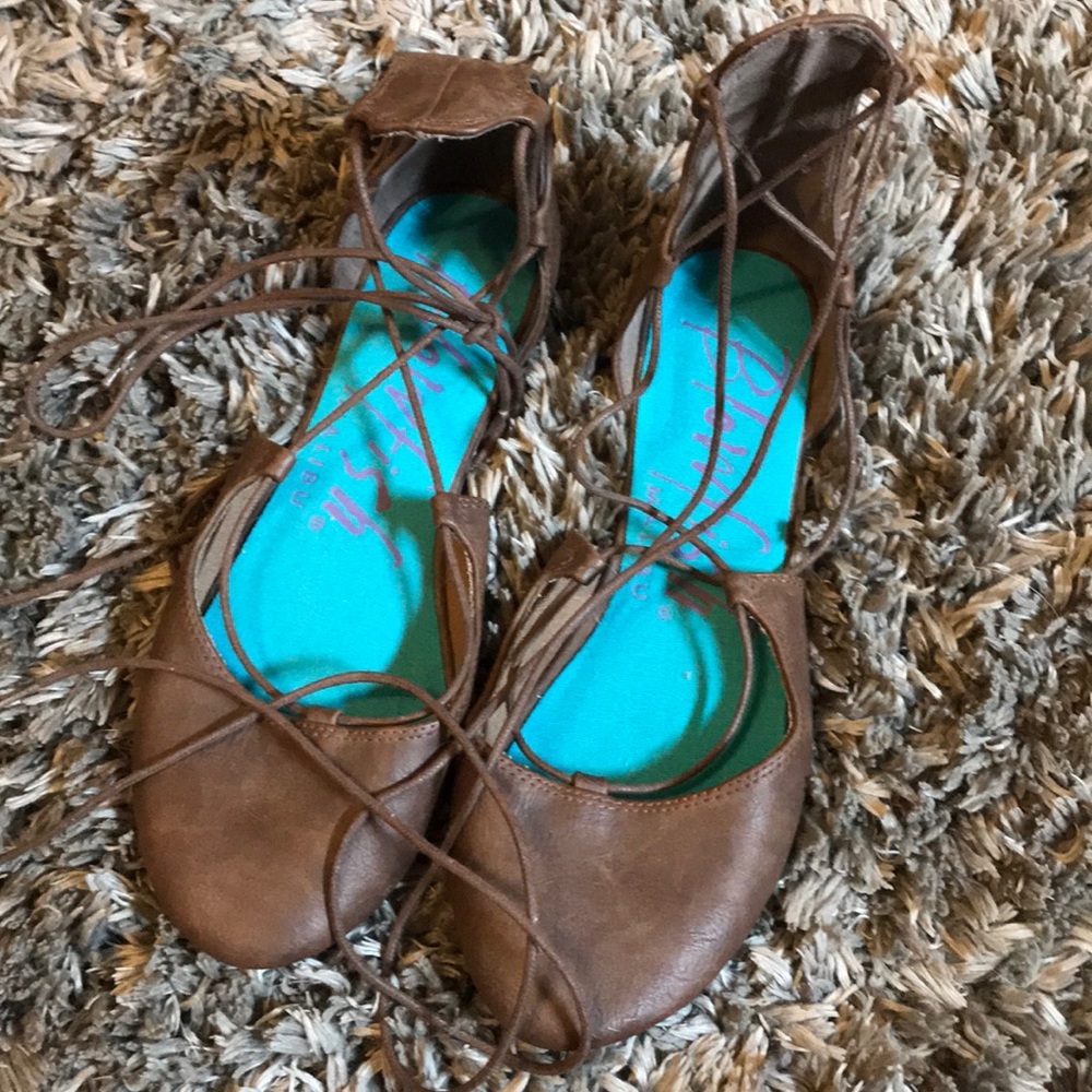 lace up flats